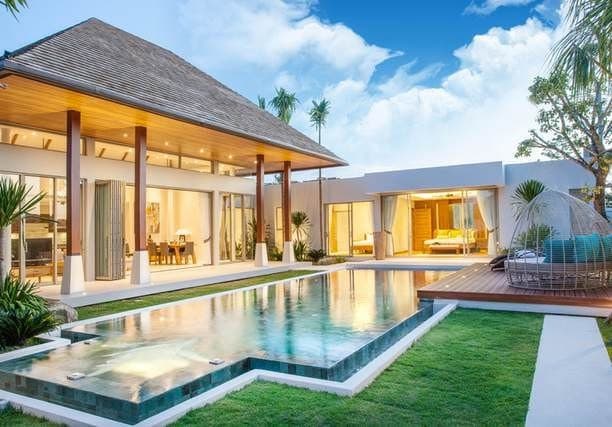 Poolside & Deck Design